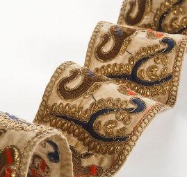 Stuha vyšívaná na šantungu sloni