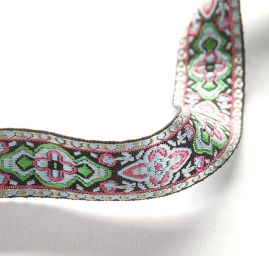 Vyšívaná stuha orientální vzor růžová/zelená