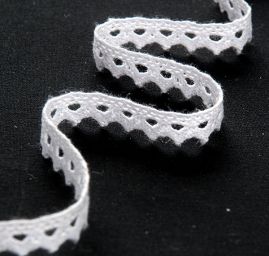 Krajka lem hrubá drobný vlnkový vzor bílá