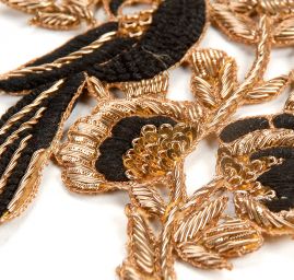 Aplikace pávi středová zlatočerná