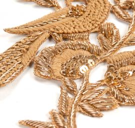 Aplikace pávi středová starozlatá