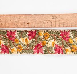 Vyšívaná stuha šantung květy červené/vínové