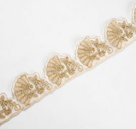 Krajka lem vějíř a květinový ornament starozlatá