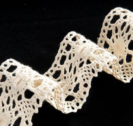 Krajka hrubá lem béžová