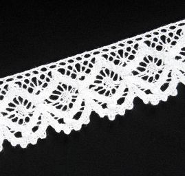 Krajka hrubá bílá se vzorem
