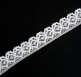 Krajka hrubá bílá se vzorem