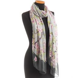 Efektní šála motiv květy pastel šedá