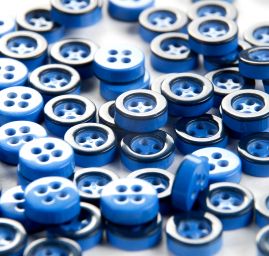 Knoflík plastový kulatý límečkový modrý 14"