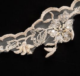 Krajka lem jemný květ béžová flitry/rokajl/perličky