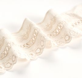 Krajka lem madeiroa květinový vzor smetanové barvy