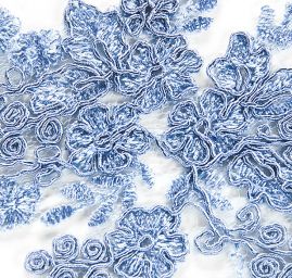 Krajková květinová aplikace světle modrá