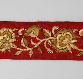 Porta vyšívaný šantung vzor květy vínová