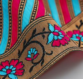 Porta vyšívaný taft vzor květy/šikmé pruhy