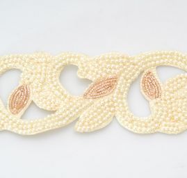 Porta pošitá korálky a lurexem smetanová