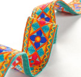 Vyšívaná stuha lidový motiv tyrkysová/žlutá