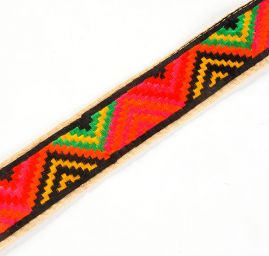 Vyšívaná stuha geometrický vzor černá