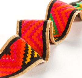 Vyšívaná stuha geometrický vzor černá