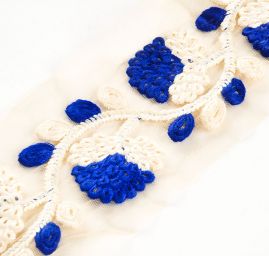 Stuha květinový výšivka na tylu smetanová/modrá