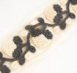 Stuha květinový výšivka na tylu smetanová/šedá