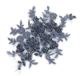 Krajková aplikace středová s korálky tm.modrá