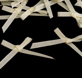 Svatební mašličky šampaň šíře 40 mm (20 ks)