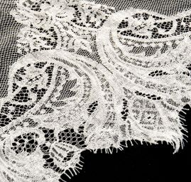 Krajkový lem rokokový motiv slonová kost