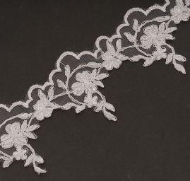 Efektní krajka lem bílá
