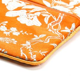 Elegantná brokátová taštička vtáky / kvety oranžová