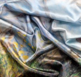 Šála satén malba Dáma s deštníkem/květy