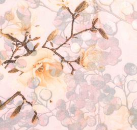 Saténová šála se vzorem květů v růžovém