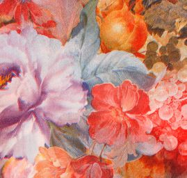 Saténová šála se vzorem vlčích máků