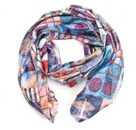 Saténová šála se vzorem mozaiky