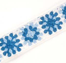 Vyšívaná tylová stuha květinový vzor modrobílá