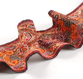 Vyšívaná stuha šantung orientální vzor červeno-oranžová