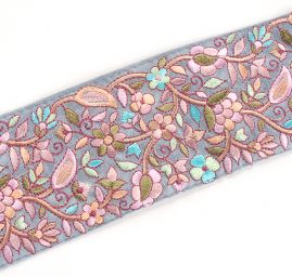 Vyšívaná stuha šantung květinový vzor růžovo-zeleno-modrá