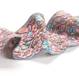 Vyšívaná stuha šantung květinový vzor růžovo-zeleno-modrá