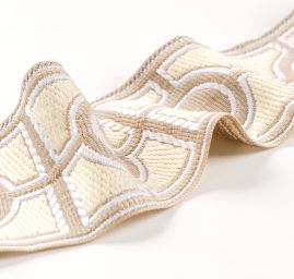 Vyšívaná stuha geometrický vzor šedo-béžová