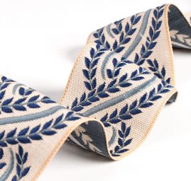 Vyšívaná stuha květinový ornament modrá/krémová