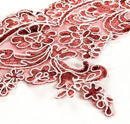 Krajka lem květinový motiv vínovobílá