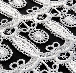 Krajka hrubá ornamentální vzor slonová kost