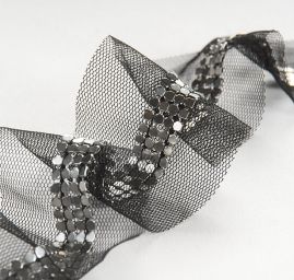 Stuha tylová výšivka s kamínky stříbrnočerná