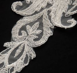 Krajková aplikace středová ornament smetanová