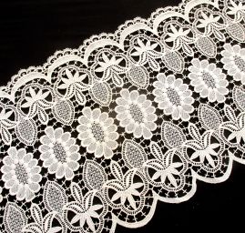 Krajkový lem široký květinový motiv paličkovaný