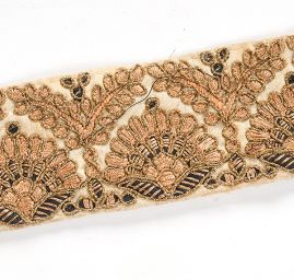 Vyšívaná stuha šantung ornament zlatá výšivka