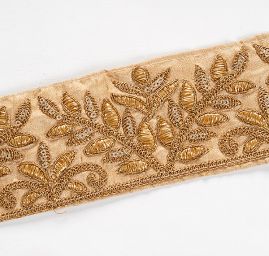 Vyšívaná stuha šantung květinový vzor s flitry zlatá