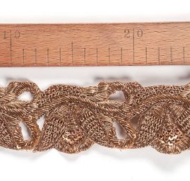 Krajková kovová stuha s flitry ornament zlatorezavá