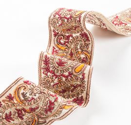 Vyšívaná stuha šantung paisley vzor smotanová