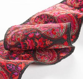 Vyšívaná stuha šantung paisley vzor široká černá
