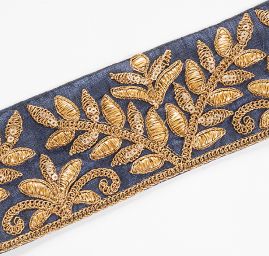 Stuha vyšívaná květinový vzor kovová zlatá/tm.modrá