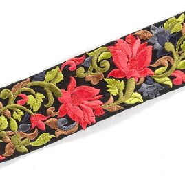 Vyšívaná stuha šantung květy černá